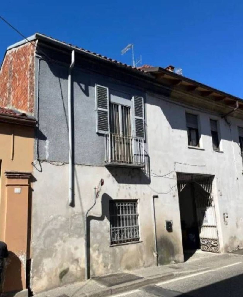 4 rooms Apartment in Chivasso, Italy No. 206642