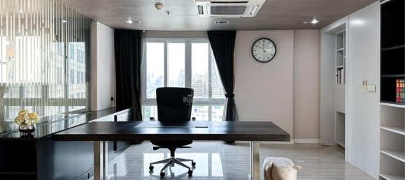 3 bedrooms Penthouse in Khlong Toei, Thailand No. 8830 11