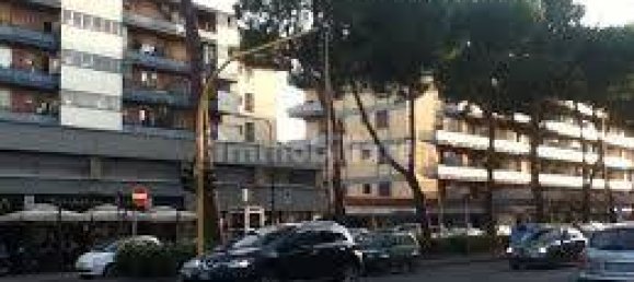 3 rooms Commercial property in Florence, Italy No. 35754 3