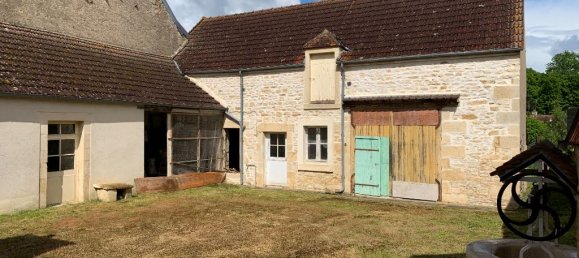 5-Zimmer Haus in Meillant, France, Nr. 99537 16