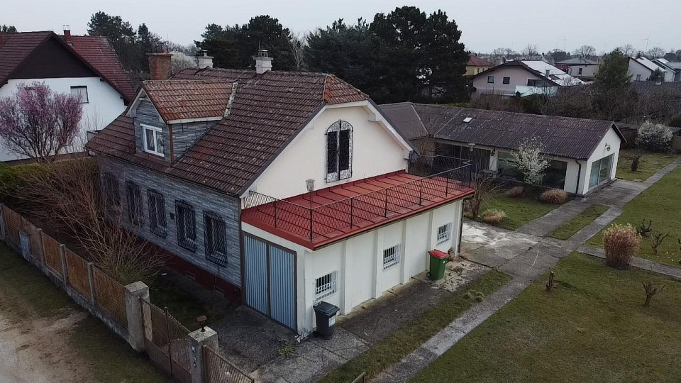 6 rooms House in Strasshof an der Nordbahn, Austria No. 128575