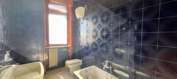7 rooms Apartment in Torremaggiore, Italy No. 17847 10