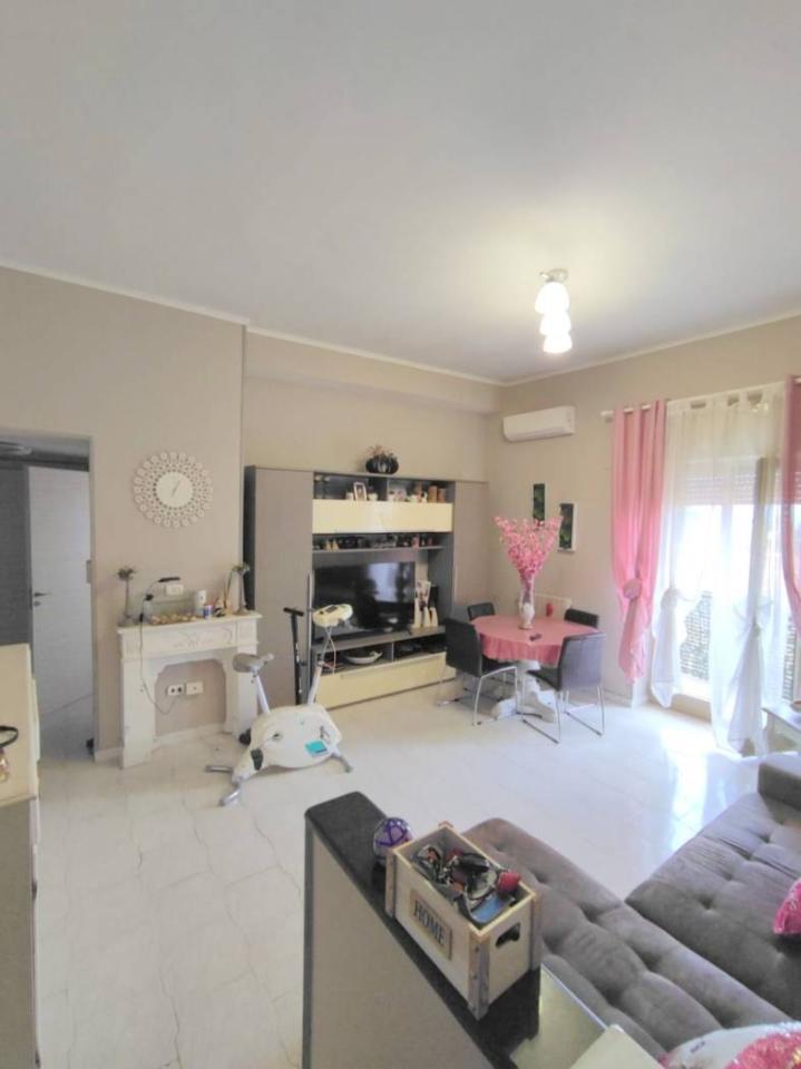 Квартира с 3 комнатами в Неаполь, Италия № 40090