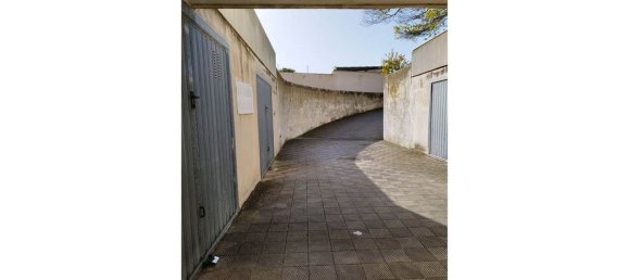 5 rooms Apartment in Lecce, Italy No. 199283 20