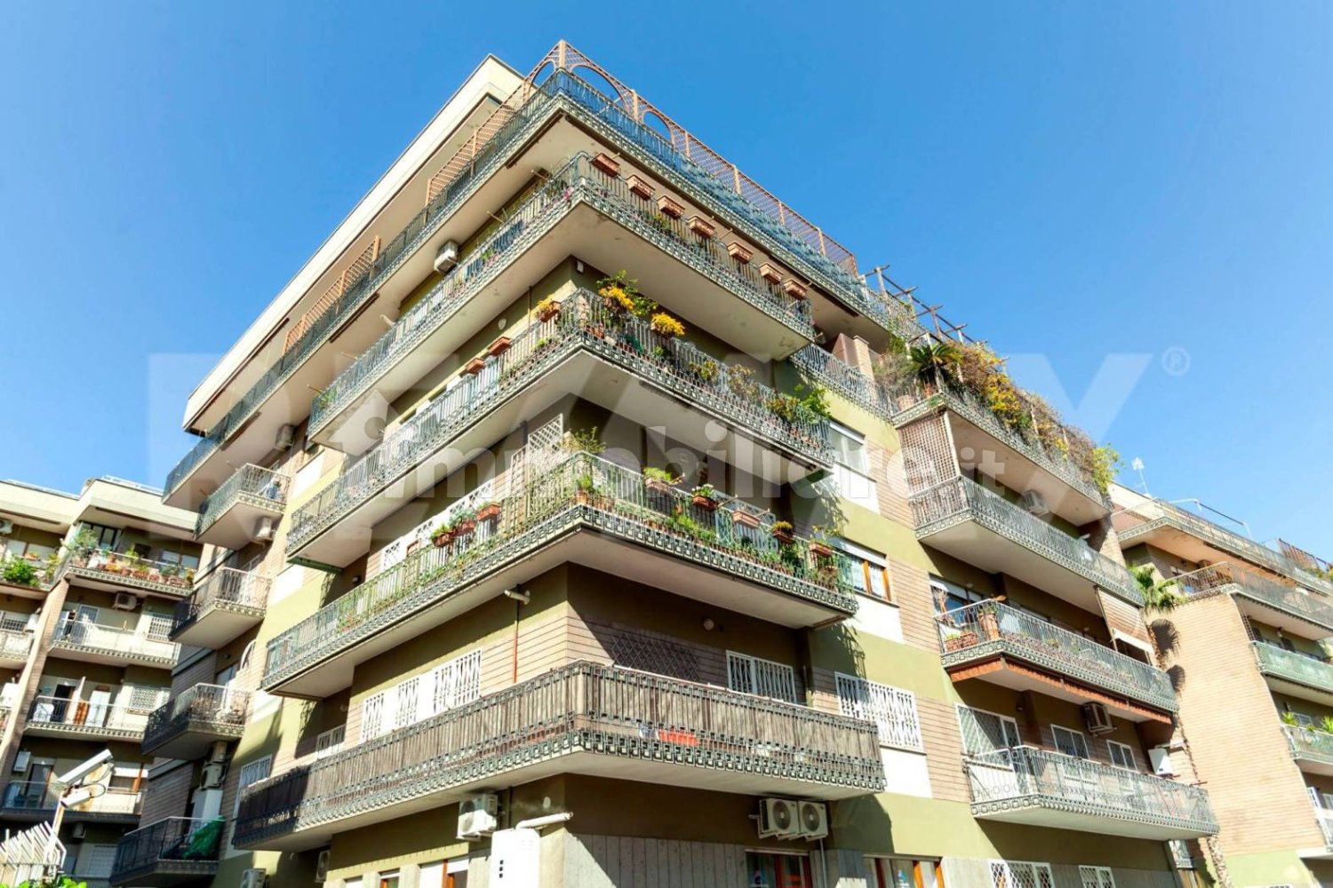 2 bedrooms Apartment in Rome, Italy No. 7533