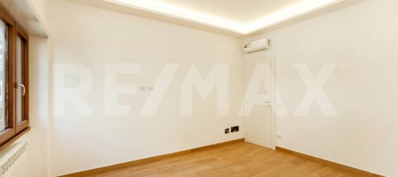 2 bedrooms Apartment in Rome, Italy No. 7533 13