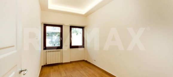 2 bedrooms Apartment in Rome, Italy No. 7533 15