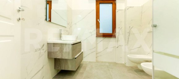 2 bedrooms Apartment in Rome, Italy No. 7533 9