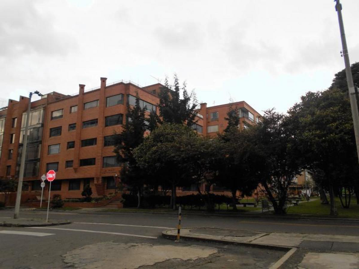 4 bedrooms House in Bogota, Colombia No. 14734