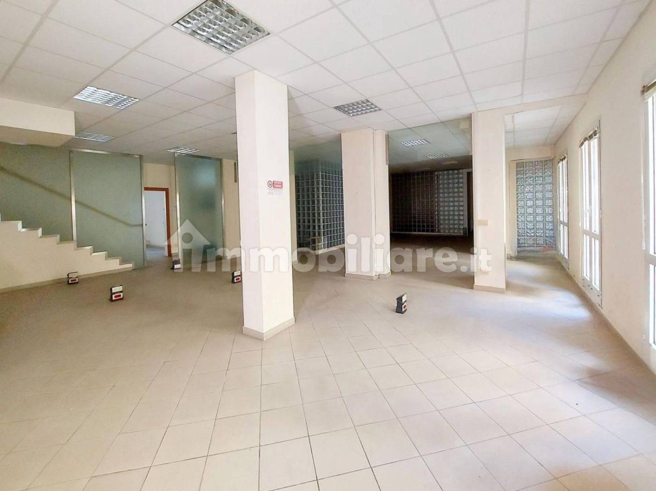 Büro in Bologna, Italy 537m², Nr. 319513