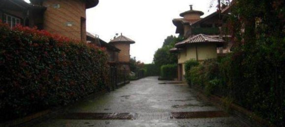 4 Schlafzimmer Wohnung in Travedona-Monate, Italy, Nr. 283497 2