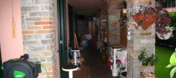 4 Schlafzimmer Wohnung in Travedona-Monate, Italy, Nr. 283497 17