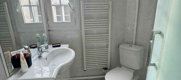 1 bedroom Apartment in Paris, France No. 167025 10