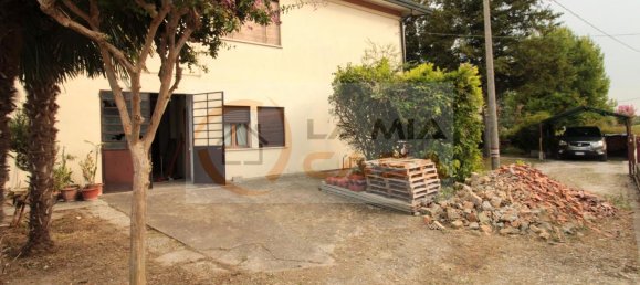 6 rooms Villa in Camponogara, Italy No. 70041 9