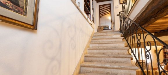 5 Schlafzimmer Villa in Siena, Italy, Nr. 226002 16