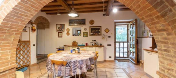 5 Schlafzimmer Villa in Siena, Italy, Nr. 226002 11