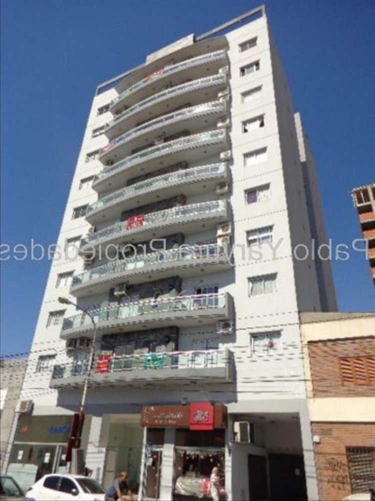  Warehouse in Tres de Febrero, Argentina No. 25644