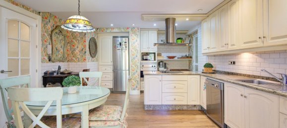 3 bedrooms Apartment in Granada, Spain No. 171320 3