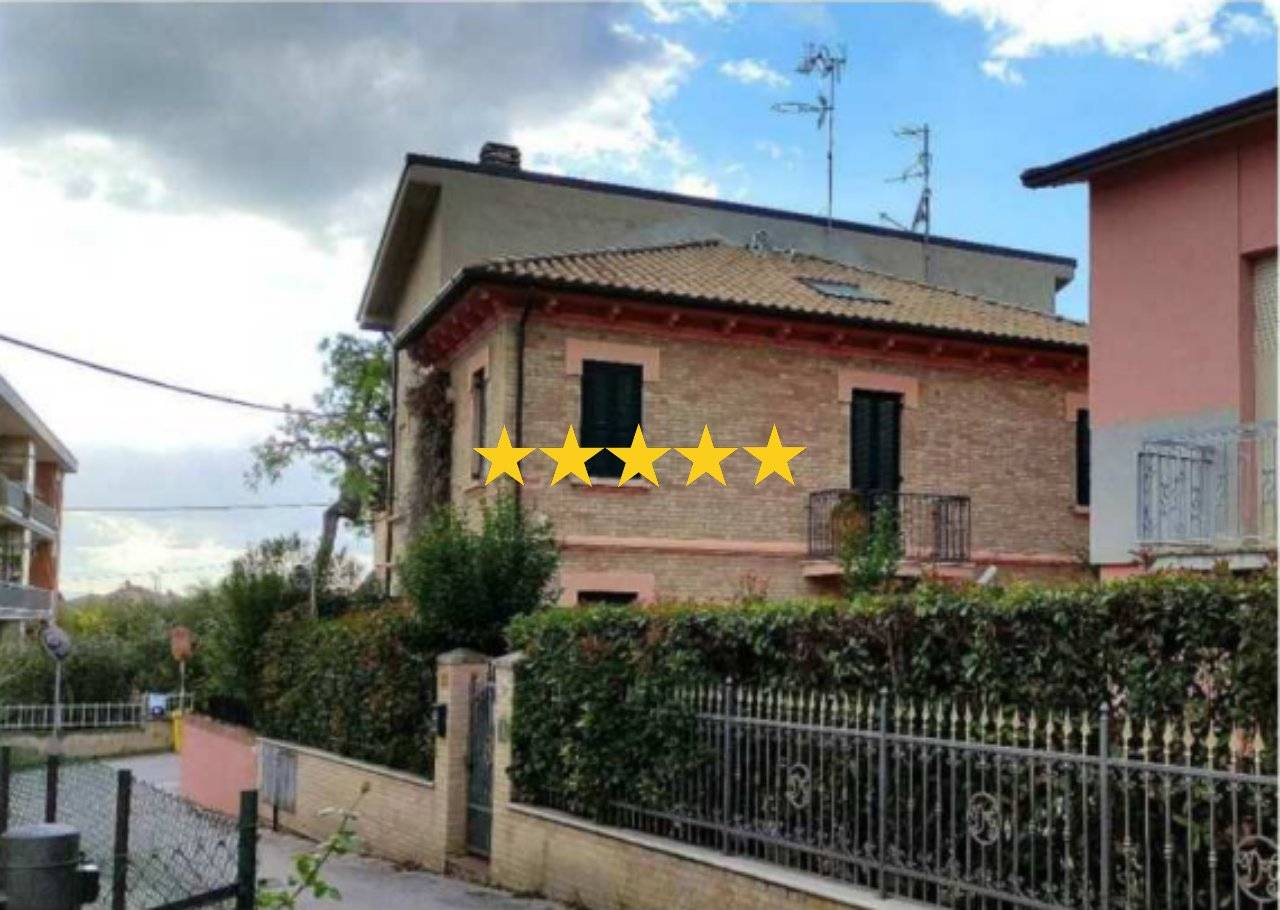 6 bedrooms Villa in Civitanova Marche, Italy No. 313519