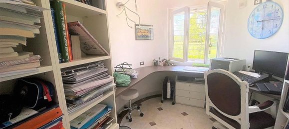 6 غرف نوم فيلا في Carrara, Italy رقم 352591 18