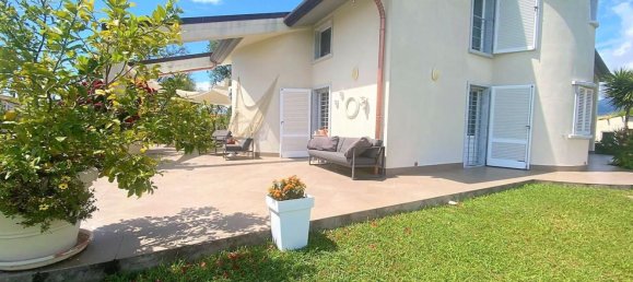 6 غرف نوم فيلا في Carrara, Italy رقم 352591 5