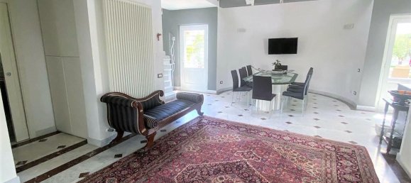 6 غرف نوم فيلا في Carrara, Italy رقم 352591 9