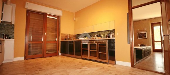 Villa de 5 habitaciónes en Mariano Comense, Italy No. 286290 23