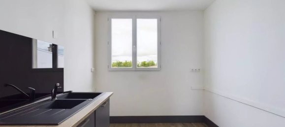 2 Schlafzimmer Wohnung in Sainte-Savine, France, Nr. 60633 9