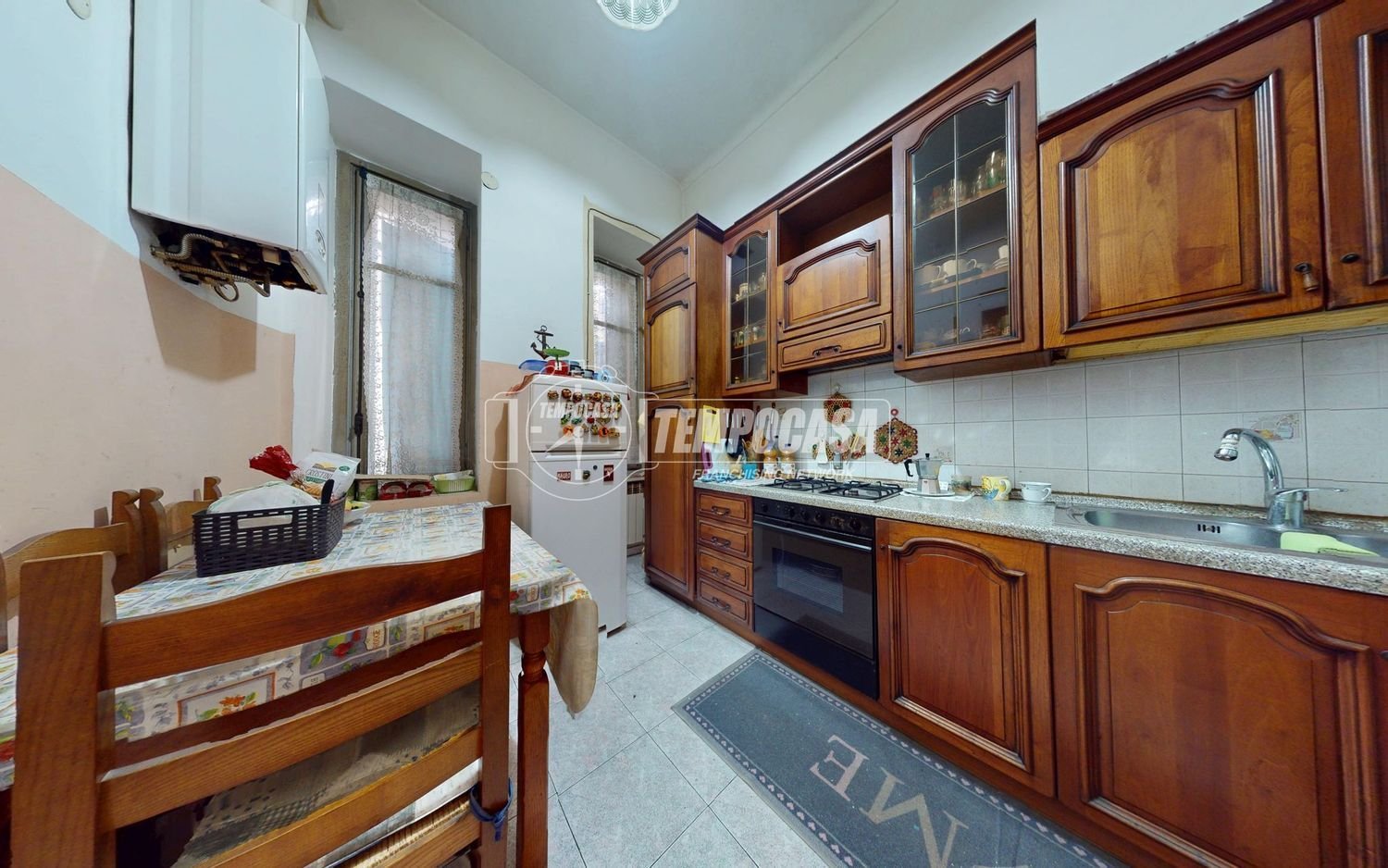 5 rooms Apartment in Turin, Italy No. 196662