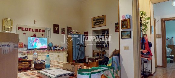 5 rooms Apartment in Turin, Italy No. 196662 4