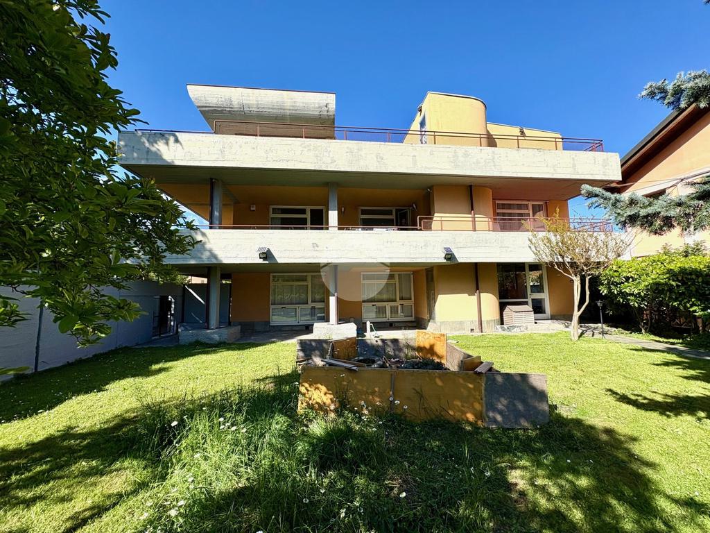 4 غرف نوم فيلا في Sant'Ambrogio di Torino, Italy رقم 53268