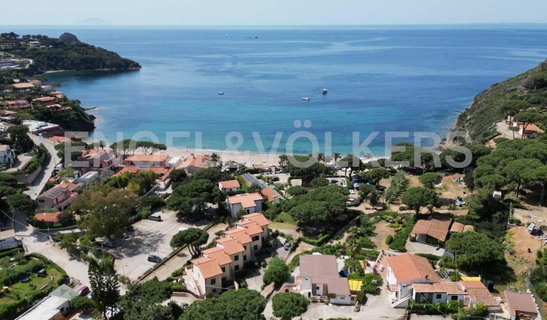 Вилла с 7 спальнями в Каполивери, Италия № 131305