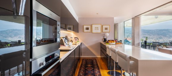 Вилла с 5 комнатами в Фуншал, Португалия № 102318 11