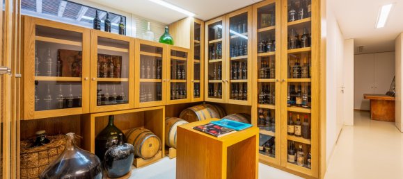 Вилла с 5 комнатами в Фуншал, Португалия № 102318 15