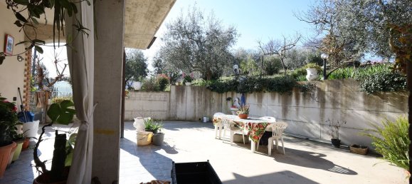 6غرفة منزل في Cellino Attanasio, Italy رقم 37451 24