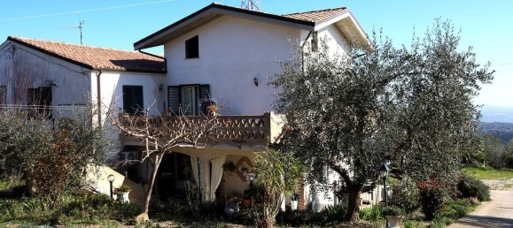 6غرفة منزل في Cellino Attanasio, Italy رقم 37451 25