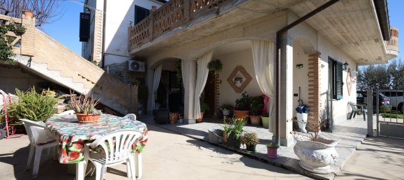 6غرفة منزل في Cellino Attanasio, Italy رقم 37451 2