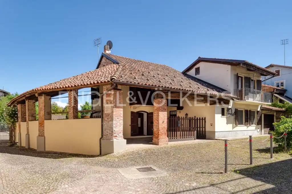 4 bedrooms House in Pianfei, Italy No. 63836