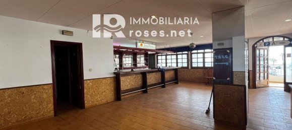 120m² Commercial property in Roses, Spain No. 179094 3