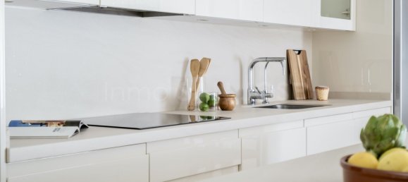 3 bedrooms Penthouse in Marbella, Spain No. 24086 11