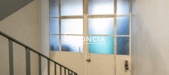 Apartamento de 2 divisões em Le Pont-de-Claix, France N.º 207860 9