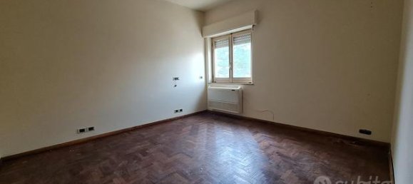 5 rooms Apartment in Villa San Giovanni, Italy No. 292718 4