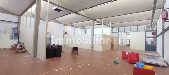Lagerhaus in Pistoia, Italy 3663m², Nr. 82719 6