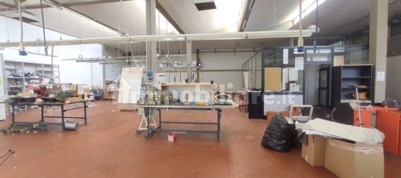 Lagerhaus in Pistoia, Italy 3663m², Nr. 82719 7