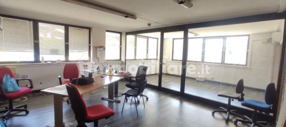 Lagerhaus in Pistoia, Italy 3663m², Nr. 82719 10