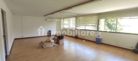 Lagerhaus in Pistoia, Italy 3663m², Nr. 82719 8