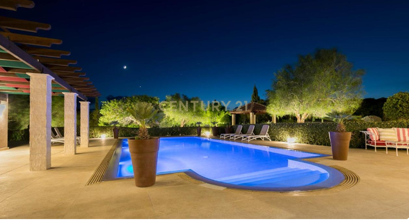 5 bedrooms Villa in Kouklia, Cyprus No. 16508