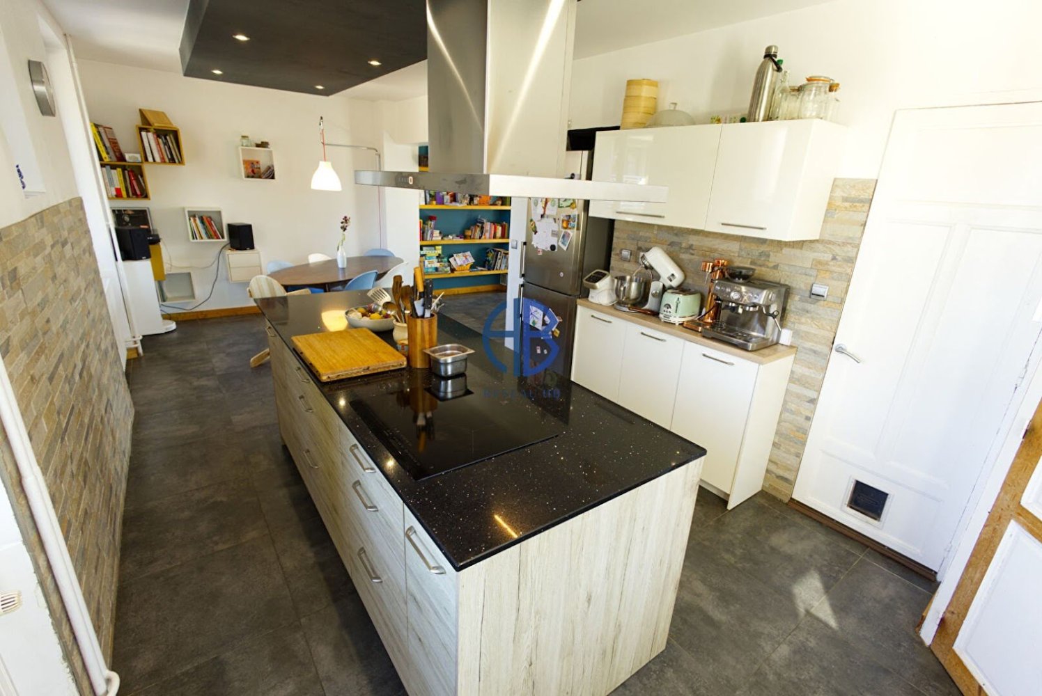 4 bedrooms House in Isere, France No. 246338