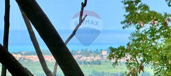 3 bedrooms House in Frisa, Italy No. 294164 5