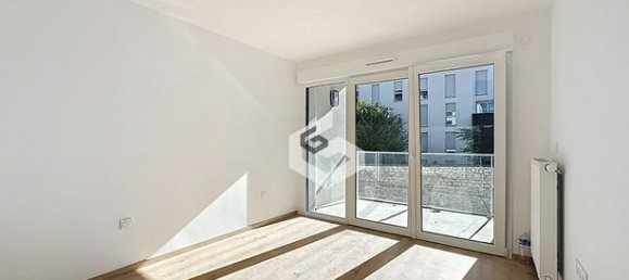 Квартира с 3 спальнями в Реймс, Франция № 311289 3